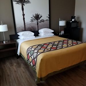 Zimmer mit Zugang für Rollstuhlfahrer mit Queensize-Bett